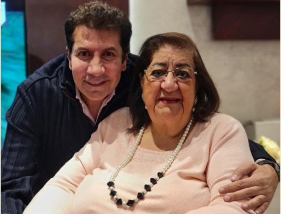 "أحن قلب عليا".. هاني رمزي ينعى والدته بكلمات مؤثرة "أحن قلب عليا".. هاني رمزي ينعى والدته بكلمات مؤثرة