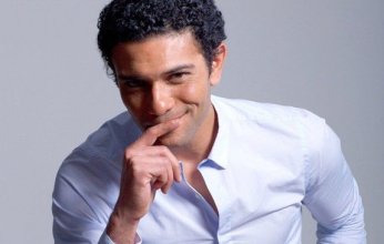 آسر ياسين يكشف البوستر التشويقي لفيلمه الجديد «إن غاب القط»