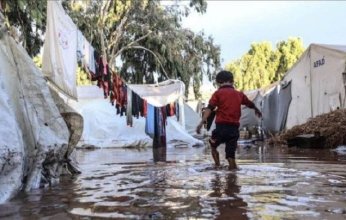 غزة تواجه كارثة شتوية: 20 وفاة وآلاف النازحين في العراء بعد غرق خيامهم