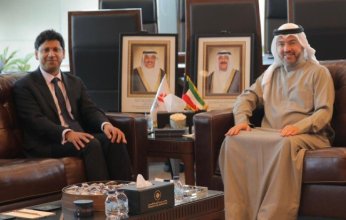 رئيس الطيران المدني الكويتي يبحث مع السفير البريطاني لدى البلاد سبل تعزيز التعاون المشترك