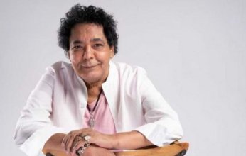 صورة تطمئن الجمهور.. تطورات الحالة الصحية للكينج محمد منير