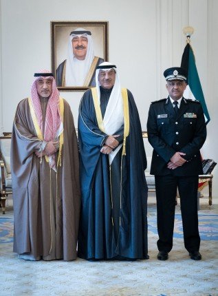 ولي العهد الكويتي يستقبل النائب الأول لرئيس مجلس الوزراء ووزير الداخلية ووكيل وزارة الداخلية الجديد ولي العهد الكويتي يستقبل النائب الأول لرئيس مجلس الوزراء ووزير الداخلية ووكيل وزارة الداخلية الجديد