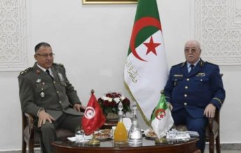 تونس والجزائر تبحثان تعزيز التعاون العسكري بين البلدين