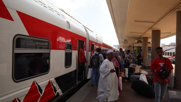 سكك حديد مصر تسيِّر القطار الـ41 لتسهيل العودة الطوعية للمواطنين السودانيين سكك حديد مصر تسيِّر القطار الـ41 لتسهيل العودة الطوعية للمواطنين السودانيين