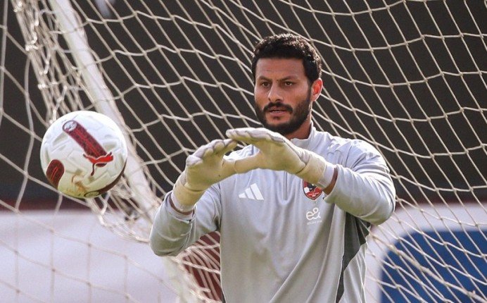 الأهلي يزف بشري سارة بخصوص حارس مرماه محمد الشناوي