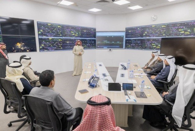 وفد من الإطفاء العام الكويتي يطلع على أفضل التجارب في سلامة مشاريع السكك الحديدية بالسعودية وفد من الإطفاء العام الكويتي يطلع على أفضل التجارب في سلامة مشاريع السكك الحديدية بالسعودية