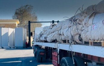 الهلال الأحمر المصري: 55 ألف قطعة ملابس شتوية عبر قافلة «زاد العزة» الـ 84