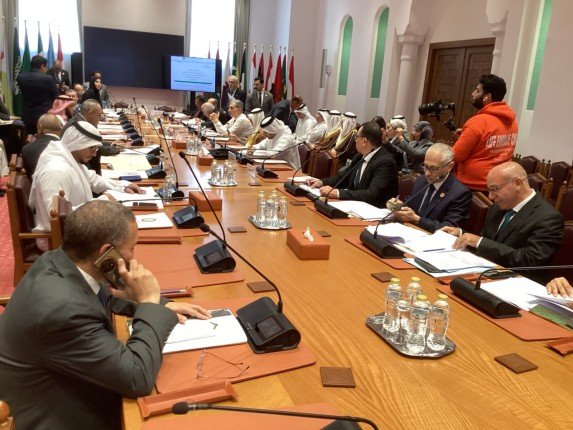 الجامعة العربية تدعو للاهتمام بتأهيل الكوادر القضائية مع دخول الذكاء الاصطناعي المجال القانوني