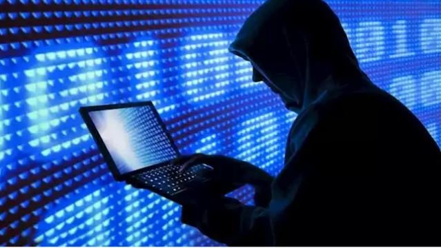 بالفيديو.. الجزائر تعتقل هاكر نفذ أكثر من 140 ألف هجمة سيبرانية بالفيديو.. الجزائر تعتقل هاكر نفذ أكثر من 140 ألف هجمة سيبرانية