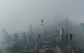 الأرصاد الكويتية تحذر من انخفاض الرؤية بسبب الضباب.. إلى أقل من 1000متر