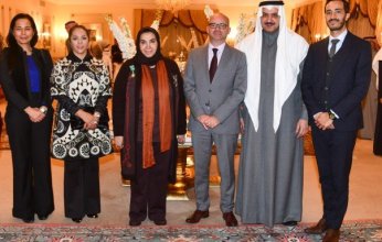 فرنسا تقلد الشيخة سعاد الصباح وسام الفنون والآداب برتبة ضابط تقديرا لمسيرتها الثقافية والفكرية