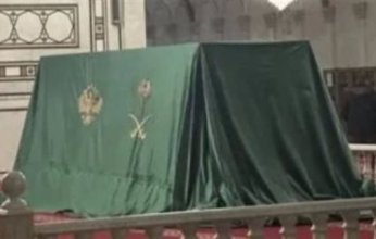 ولى العهد السعودى يهدى سوريا قطعة من الكعبة بمناسبة عيد التحرير