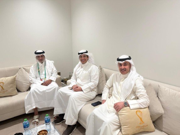 وزير الإعلام الكويتي يبحث مع وزير الرياضة القطري سبل تطوير التعاون الثنائي بين البلدين الشقيقين وزير الإعلام الكويتي يبحث مع وزير الرياضة القطري سبل تطوير التعاون الثنائي بين البلدين الشقيقين