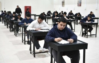 بآمال كبيرة في قطف ثمار التفوق.. طلبة الصفين الـ10 والـ11 ينهون اختبارات الفصل الدراسي الأول بالكويت