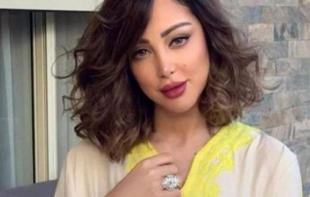 شاهد.. بسمة بوسيل تشارك جمهورها بصورًا من أمام الكعبة