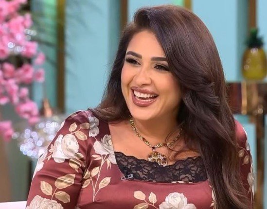 بالفيديو.. ياسمين عبد العزيز تفاجئ جمهورها بموقف لم يكن في الحسبان على الهواء بالفيديو.. ياسمين عبد العزيز تفاجئ جمهورها بموقف لم يكن في الحسبان على الهواء