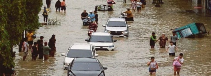 ارتفاع حصيلة ضحايا فيضانات إندونيسيا إلى 502 قتيل وأكثر من 500 مفقود