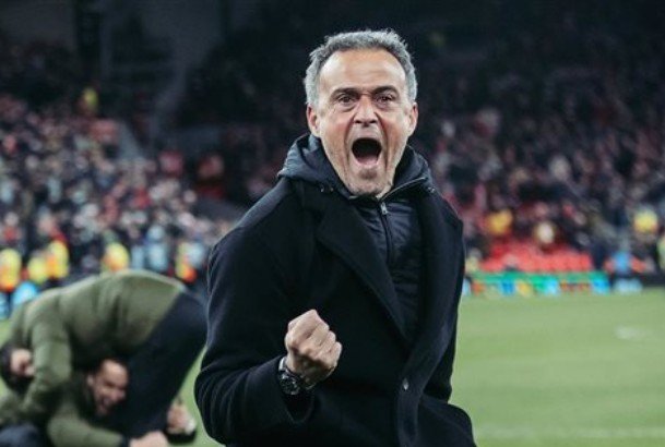 لويس إنريكي يفوز بجائزة ذا بيست 2025 لأفضل مدرب لويس إنريكي يفوز بجائزة ذا بيست 2025 لأفضل مدرب