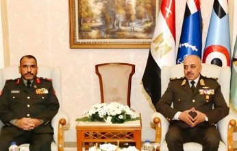 معاون رئيس الأركان يلتقي قادة الوفود العسكرية في معرض «إيديكس 2025»