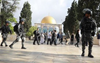 تحت حماية الاحتلال.. مستوطنون يقتحمون المسجد الأقصى
