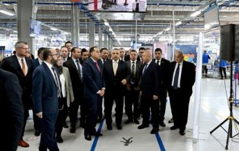 رئيس الوزراء يتفقد مشروع رفع كفاءة وتأهيل مركز تكنولوجيا دباغة الجلود بمدينة الروبيكي