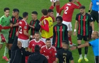 "كاف" يدين أحداث مباراة الأهلي والجيش الملكي