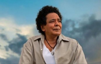 بعد شائعات المرض.. الكينج محمد منير يطمئن جمهوره ويستأنف استعداداته الفنية