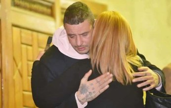 بالصور.. موقف مؤثر من أحمد الفيشاوي في عزاء الراحلة سمية الألفي