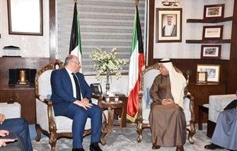 رئيس الجهاز المركزي يبحث مع السفير المصري أوضاع «المقيمين بصورة غير قانونية»