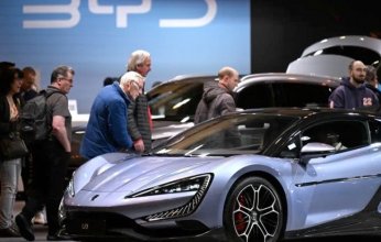 "بي واي دي" تتجاوز "تسلا" وتعتلي صدارة مبيعات السيارات الكهربائية عالميًا