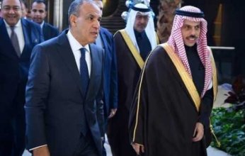 وزير الخارجية يؤكد لنظيره السعودى أهمية التوصل لتسوية سياسية شاملة عبر حوار يمني- يمني