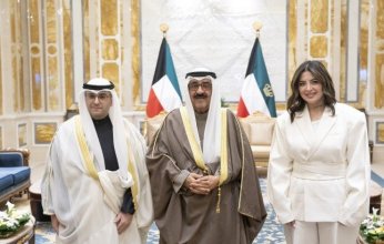 أمير البلاد يستقبل وزير (شؤون البلدية) ومدير عام بلدية الكويت