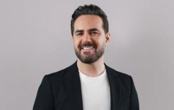 انسحاب وائل جسار يشعل الجدل في بغداد.. إدارة المسرح تكشف كواليس الأزمة