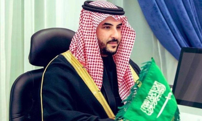 وزير الدفاع السعودي يؤكد استمرار دعم بلاده للتنمية والإعمار في اليمن وزير الدفاع السعودي يؤكد استمرار دعم بلاده للتنمية والإعمار في اليمن