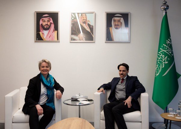 السعودية وبريطانيا تبحثان تعزيز علاقات التعاون الثنائي بين البلدين السعودية وبريطانيا تبحثان تعزيز علاقات التعاون الثنائي بين البلدين