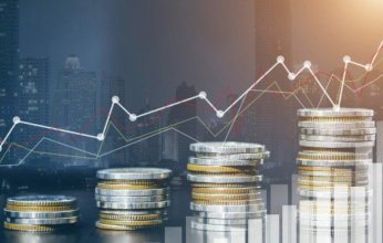 بنك قطر الوطني يتوقع تحسناً طفيفاً في النمو العالمي إلى 3.2% عام 2026