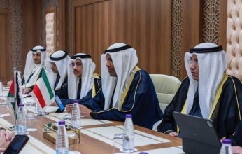 الكويت.. وزير الخارجية يبحث مع وزير الشؤون الخارجية الفلسطينية قضايا ذات اهتمام مشترك
