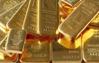 الذهب يتراجع إلى أدنى مستوى في شهرين متأثرًا بتوقعات تشديد السياسة النقدية لمكافحة التضخم