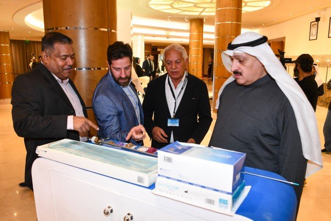 العوضي: الجراحة الروبوتية ركيزة أساسية بمنظومة التطوير الجراحي في الكويت 2 khaligyoun54823