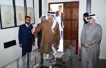 وزير خارجية الإمارات يزور كشك الشيخ مبارك في الكويت