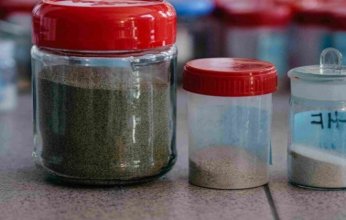 علماء يطورون مواد ماصة صديقة للبيئة لتنقية مياه الصرف بكفاءة عالية