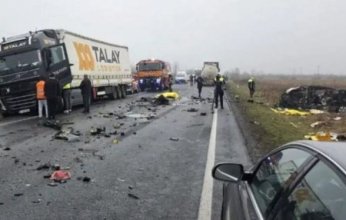 بالفيديو.. حادث تصادم يودي بحياة 7 من مشجعي باوك قبل مباراة بالدوري الأوروبي
