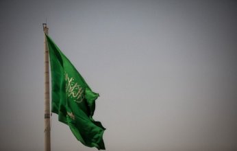 السفير السعودي: تعنت المجلس الانتقالي وإغلاق مطار عدن يعرقل جهود التهدئة في اليمن