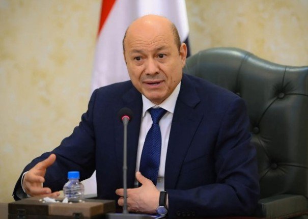 العليمي يعلن نجاح عملية استعادة المعسكرات باليمن وتشكيل لجنة عليا لاستعادة مؤسسات الدولة العليمي يعلن نجاح عملية استعادة المعسكرات باليمن وتشكيل لجنة عليا لاستعادة مؤسسات الدولة