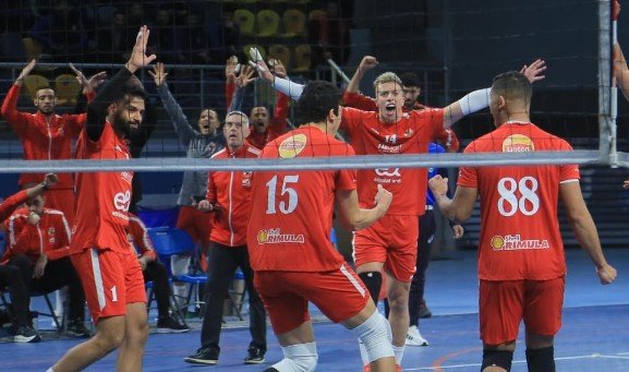 الأهلي بطلا لـ كأس السوبر المصري للكرة الطائرة على حساب الزمالك الأهلي بطلا لـ كأس السوبر المصري للكرة الطائرة على حساب الزمالك