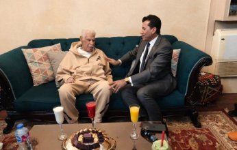 وزير الشباب والرياضة يطمئن على الحالة الصحية للكابتن حسن شحاتة