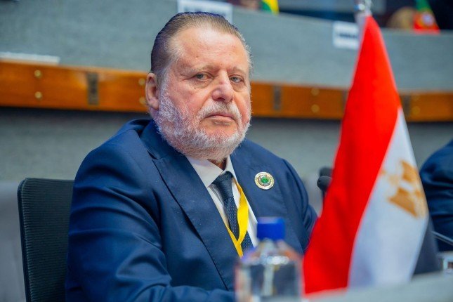 لقاء يجمع محافظ البنك المركزي ووزير التخطيط لبحث سبل دعم التعاون والتكامل الاقتصادي لقاء يجمع محافظ البنك المركزي ووزير التخطيط لبحث سبل دعم التعاون والتكامل الاقتصادي
