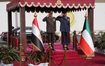 رئيس الأركان العامة الكويتي يستقبل نظيره المصري ويبحثان تعزيز التعاون العسكري