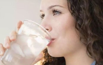 أحذر هذه المشروبات في السحور.. خطأ شائع يسبب العطش طوال اليوم