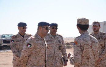 نائب (رئيس الأركان) يتفقد مواقع للجيش الكويتي شمالي البلاد